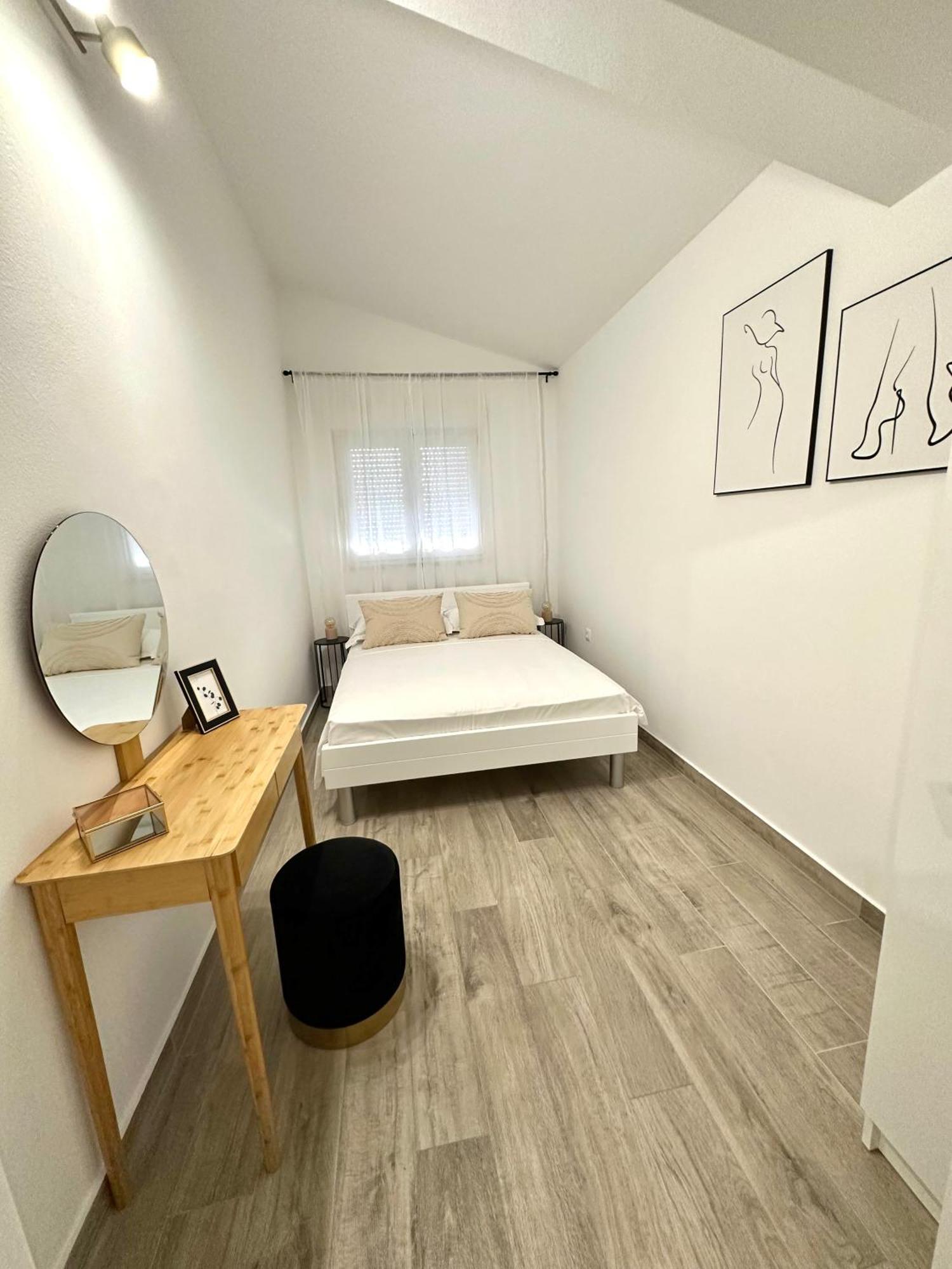 Deluxe Apartments Kate Makarska Exterior foto